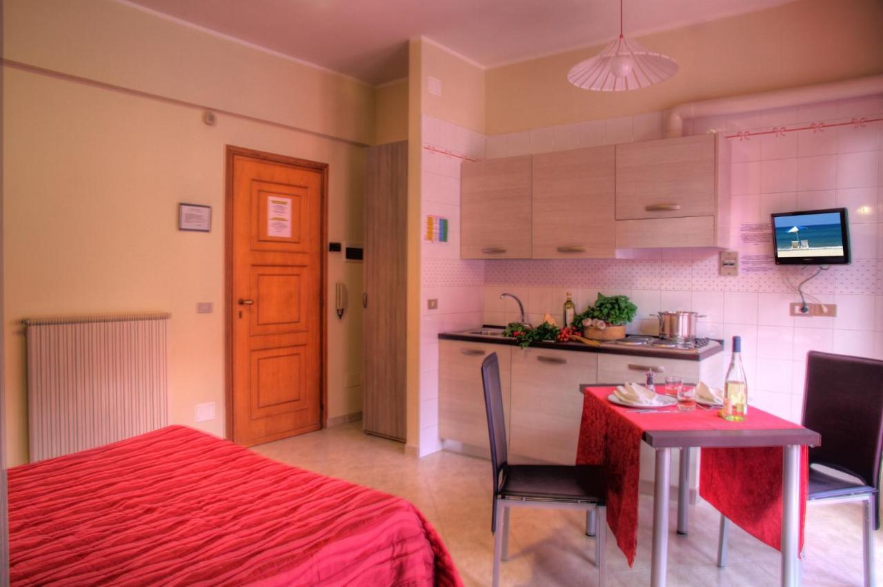Residence Bellevue Apartments Pietra Ligure Eksteriør billede